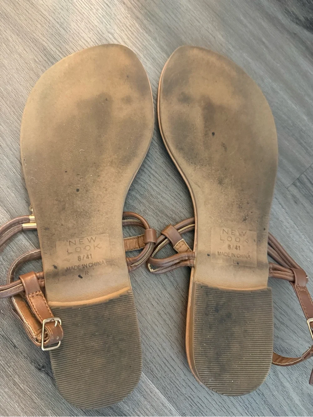New Look Wide Fit Brown T-Strap Flat Sandals Gold Hardware US 10 (UK 8 / EU 41)